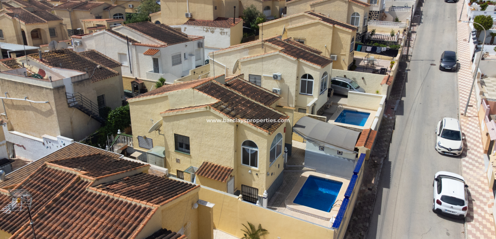 Resale - Freistendhe Villa - Urb. La Marina