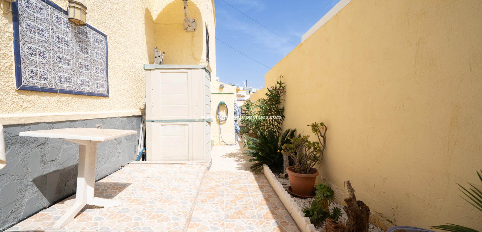 Resale - Freistendhe Villa - Urb. La Marina