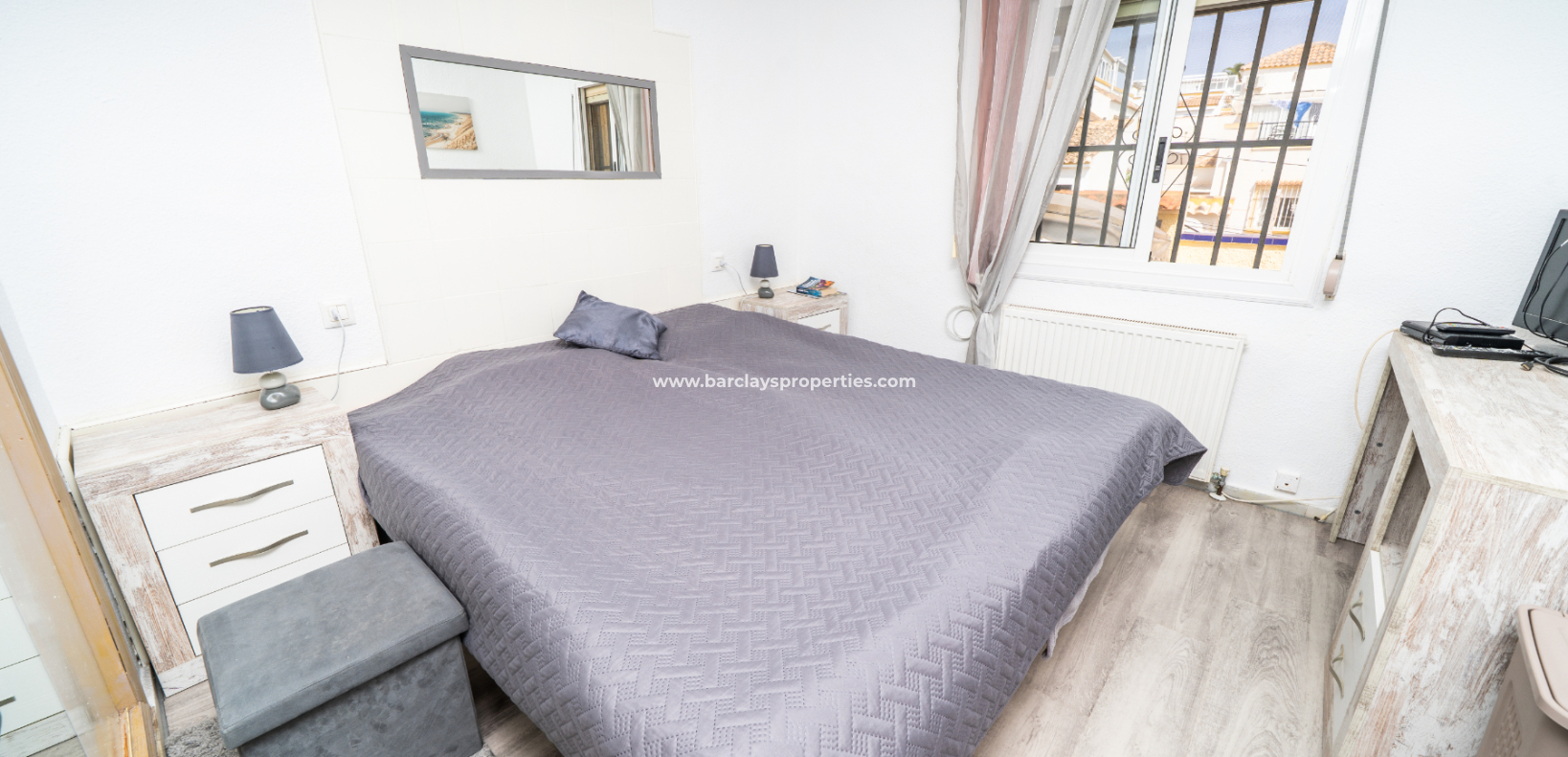 Resale - Freistendhe Villa - Urb. La Marina