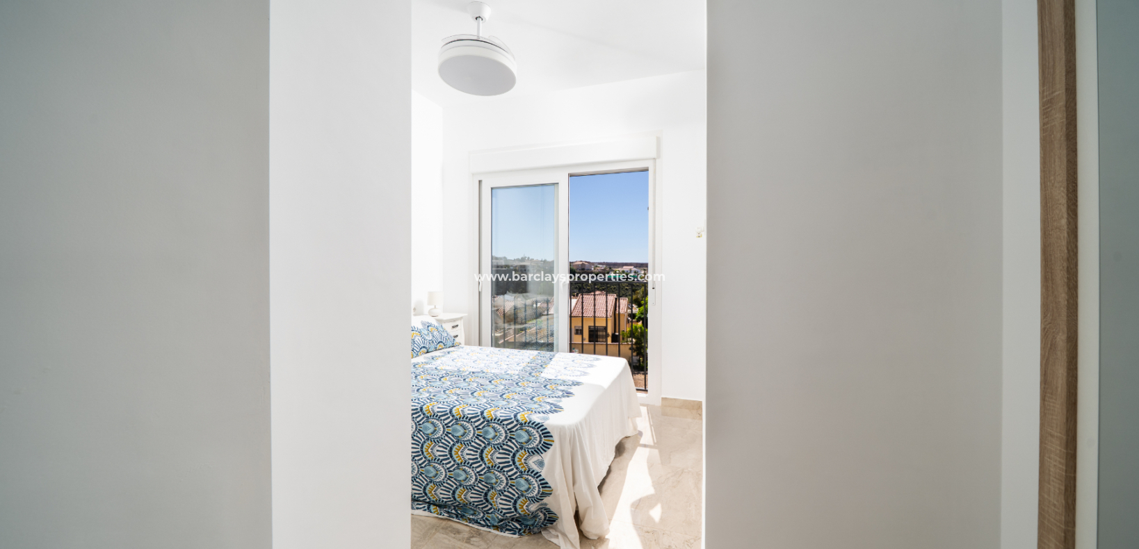Resale - Freistendhe Villa - Urb. La Marina
