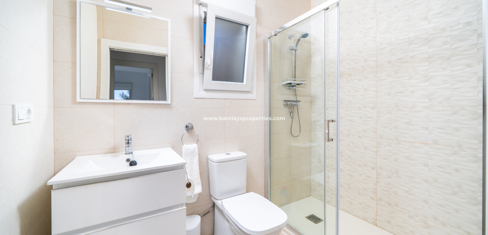 Resale - Freistendhe Villa - Urb. La Marina
