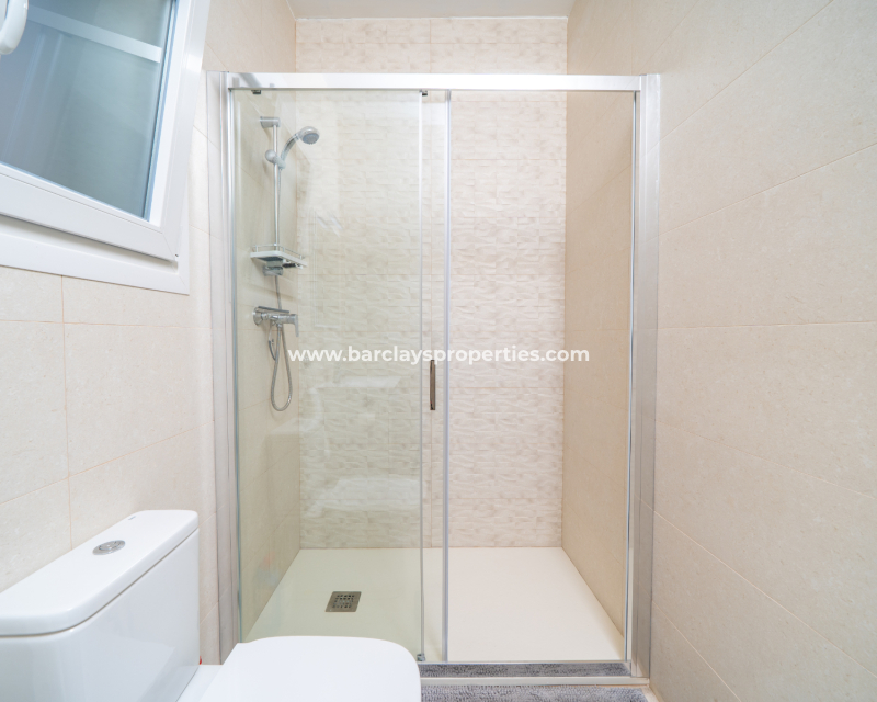 Resale - Freistendhe Villa - Urb. La Marina