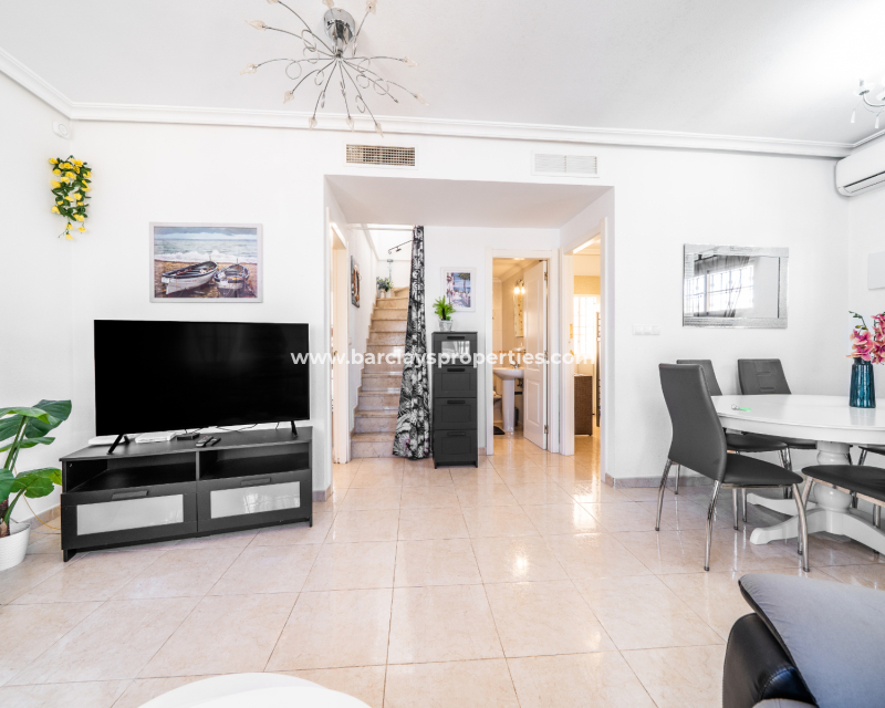Resale - Freistendhe Villa - Urb. La Marina