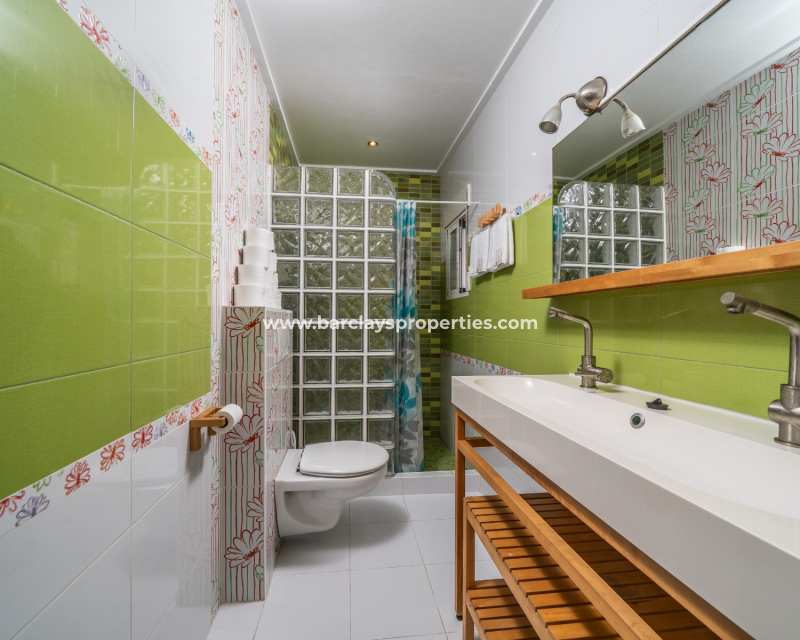 Resale - Freistendhe Villa - Urb. La Marina