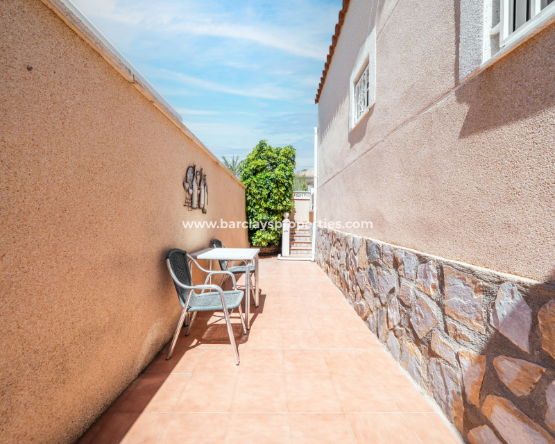 Resale - Freistendhe Villa - Urb. La Marina