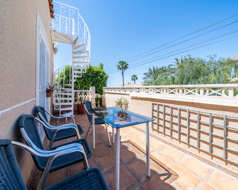 Resale - Freistendhe Villa - Urb. La Marina
