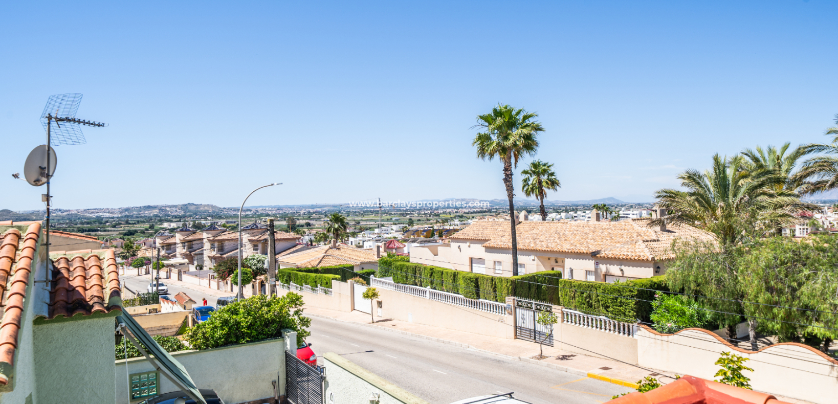 Resale - Freistendhe Villa - Urb. La Marina