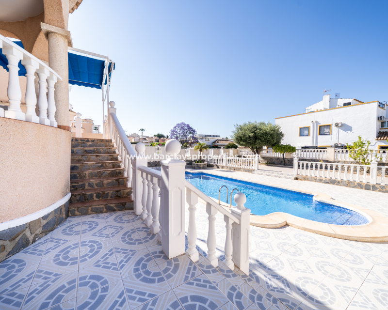 Resale - Freistendhe Villa - Urb. La Marina