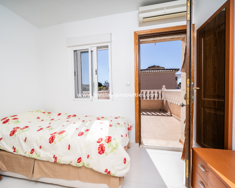 Resale - Freistendhe Villa - Urb. La Marina