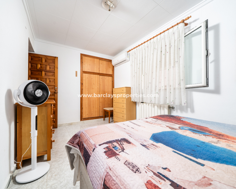 Resale - Freistendhe Villa - Urb. La Marina