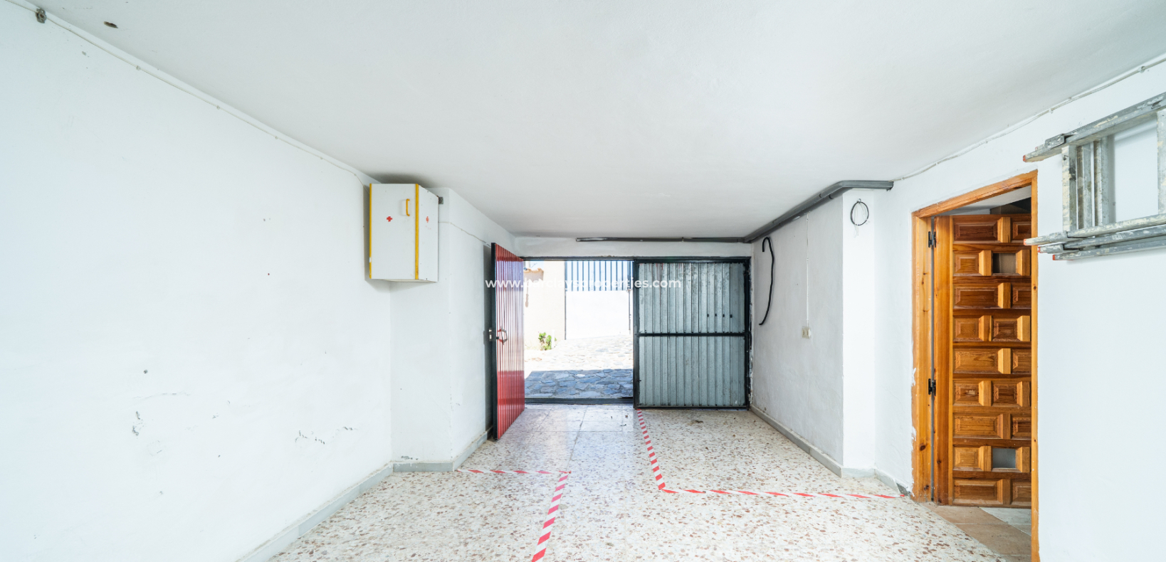 Resale - Freistendhe Villa - Urb. La Marina