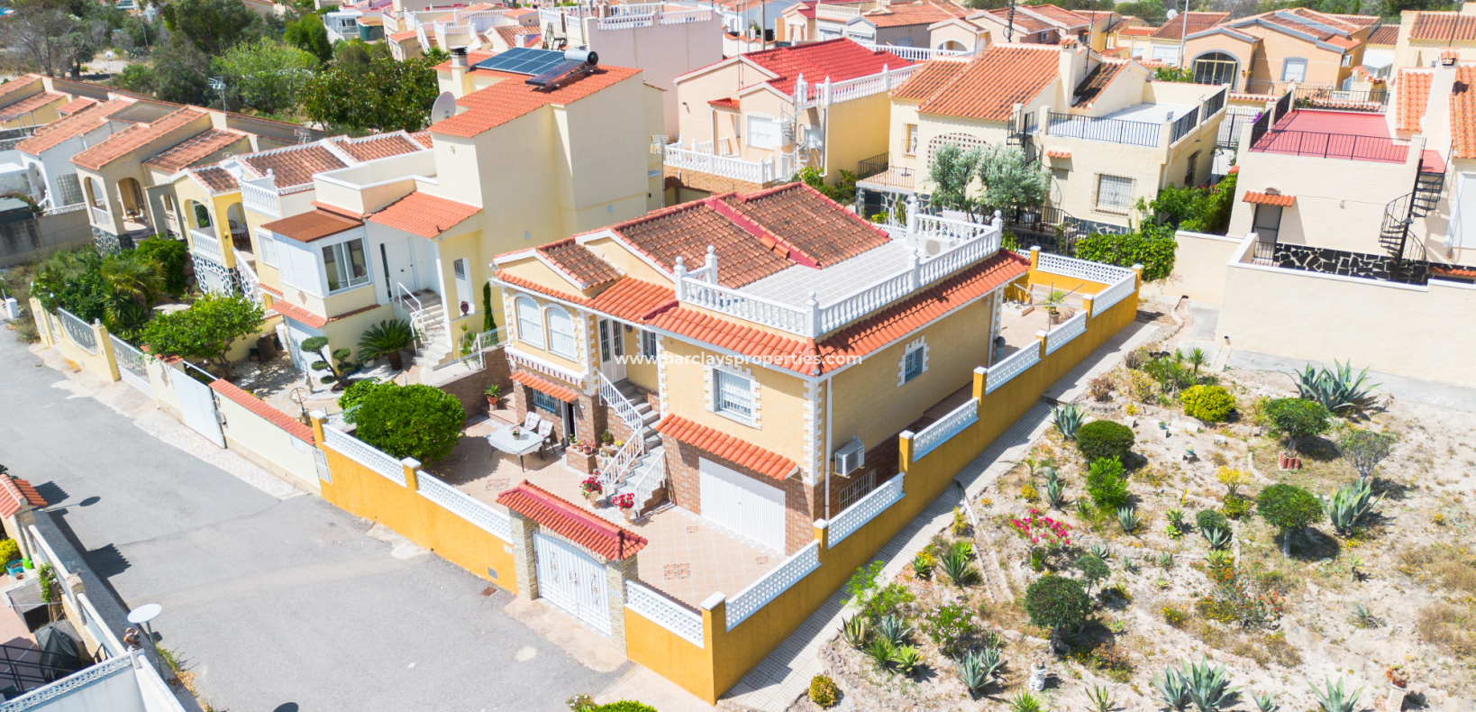 Resale - Freistendhe Villa - Urb. La Marina