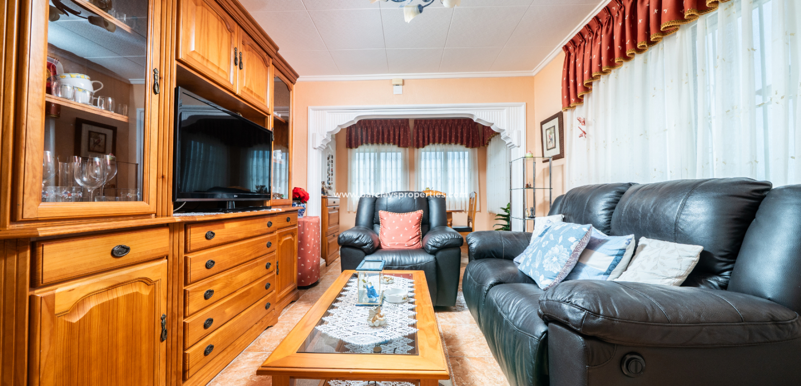 Resale - Freistendhe Villa - Urb. La Marina