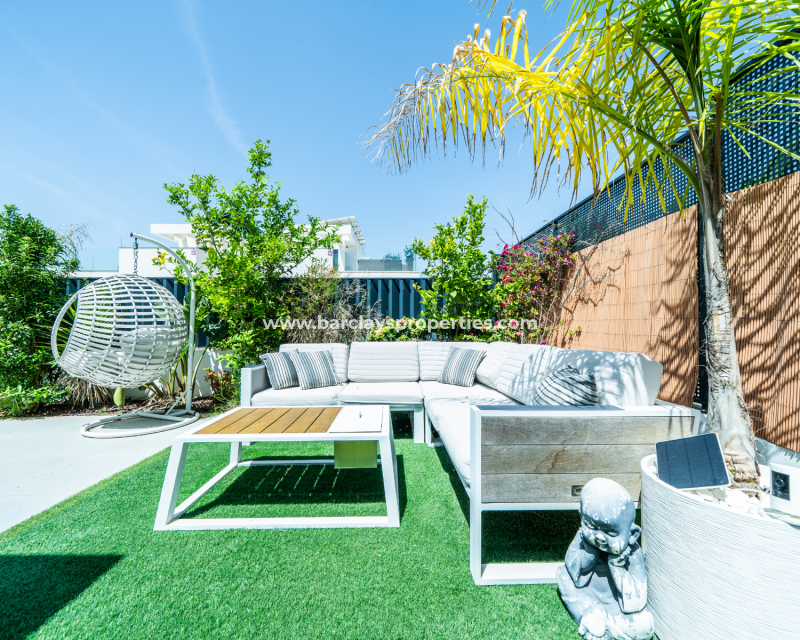 Resale - Freistendhe Villa - Urb. La Marina