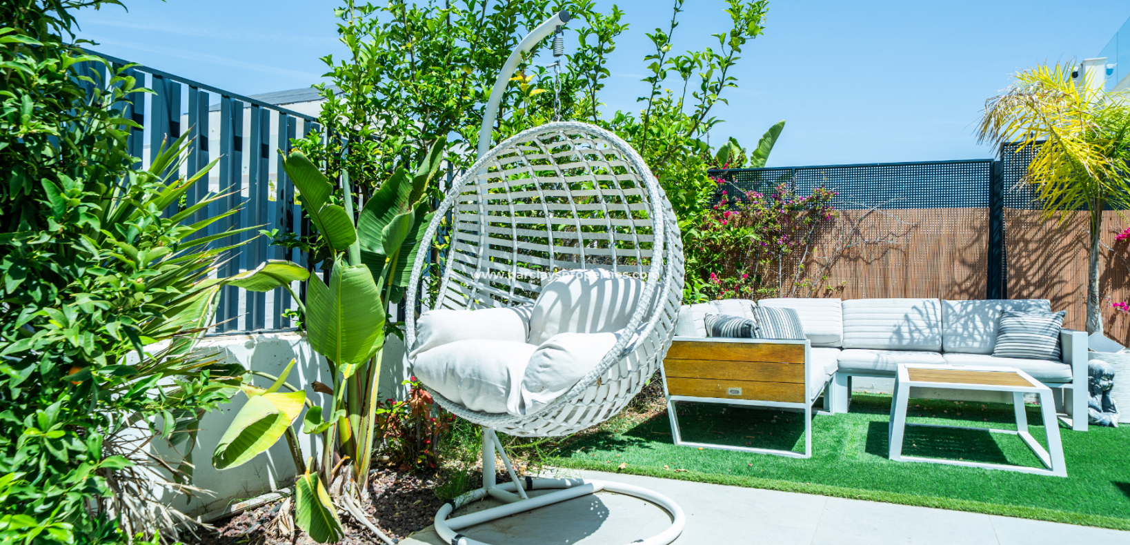 Resale - Freistendhe Villa - Urb. La Marina