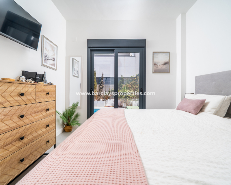 Resale - Freistendhe Villa - Urb. La Marina