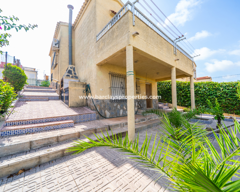 Resale - Freistendhe Villa - Urb. La Marina