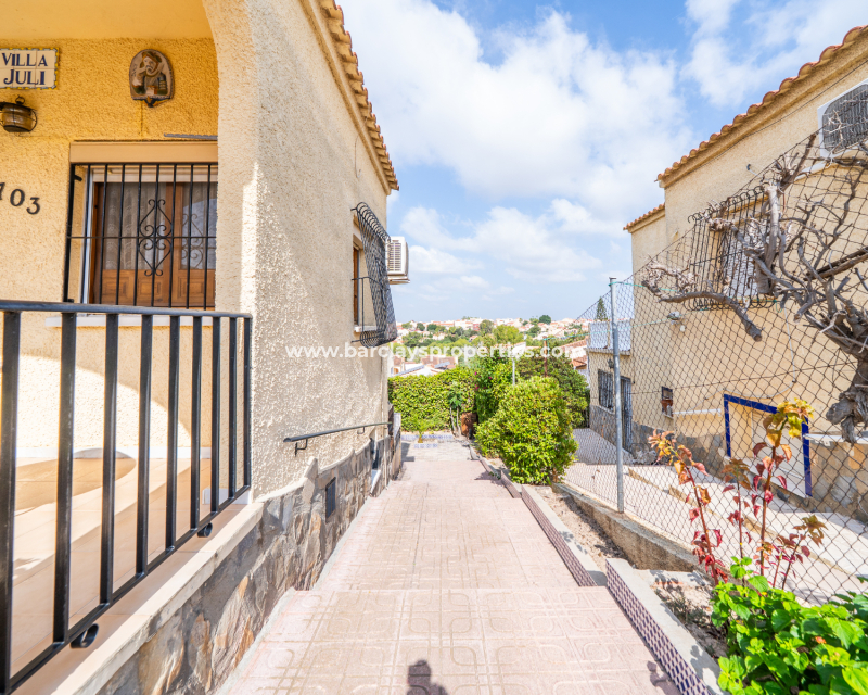 Resale - Freistendhe Villa - Urb. La Marina