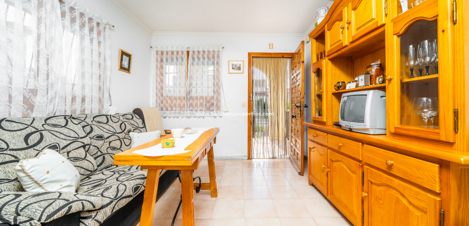 Resale - Freistendhe Villa - Urb. La Marina
