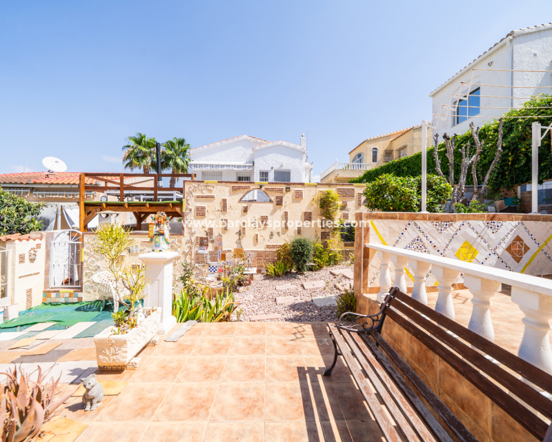 Resale - Freistendhe Villa - Urb. La Marina