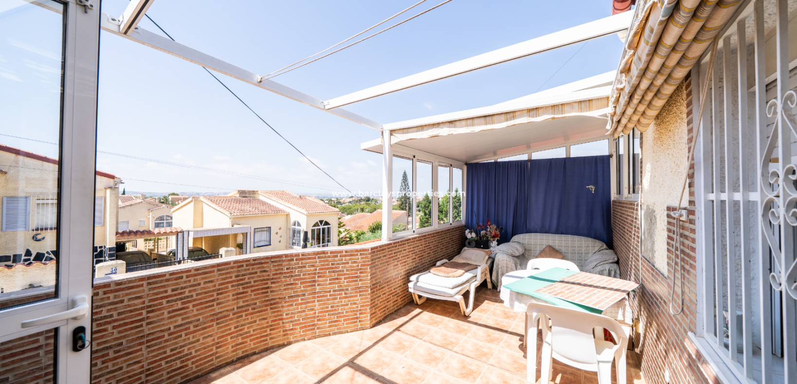 Resale - Freistendhe Villa - Urb. La Marina
