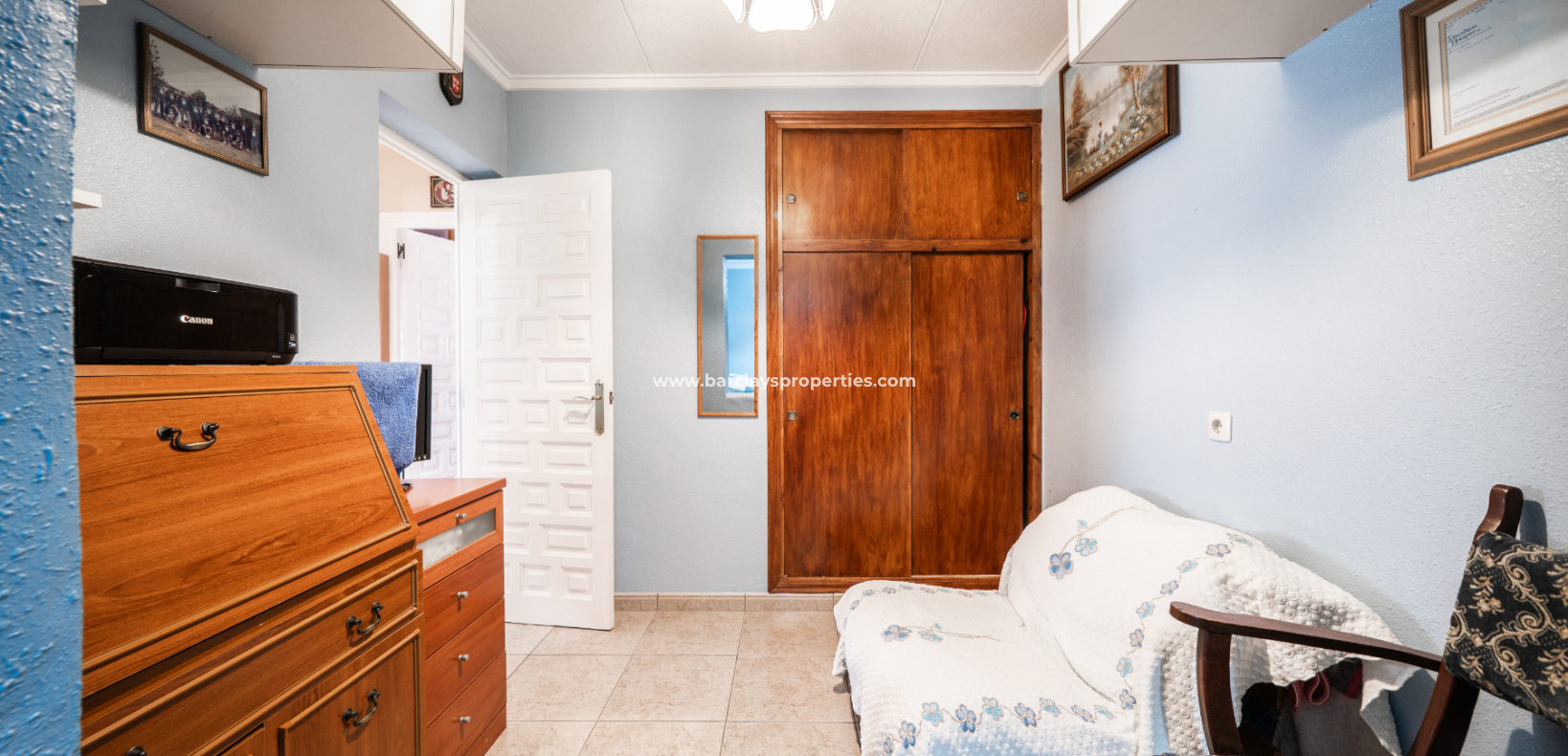 Resale - Freistendhe Villa - Urb. La Marina