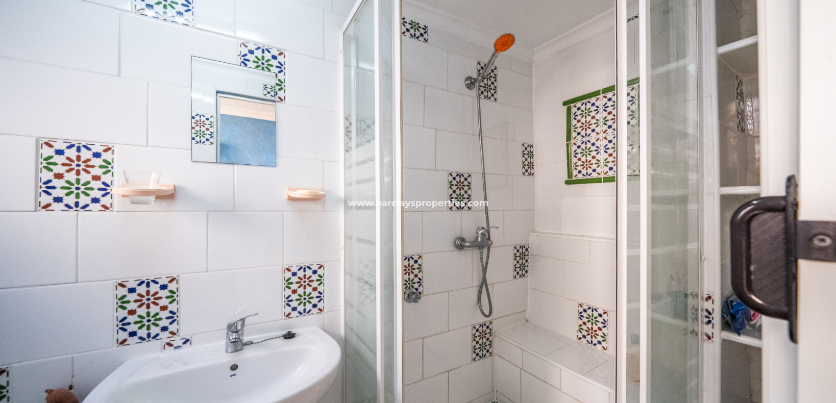 Resale - Freistendhe Villa - Urb. La Marina