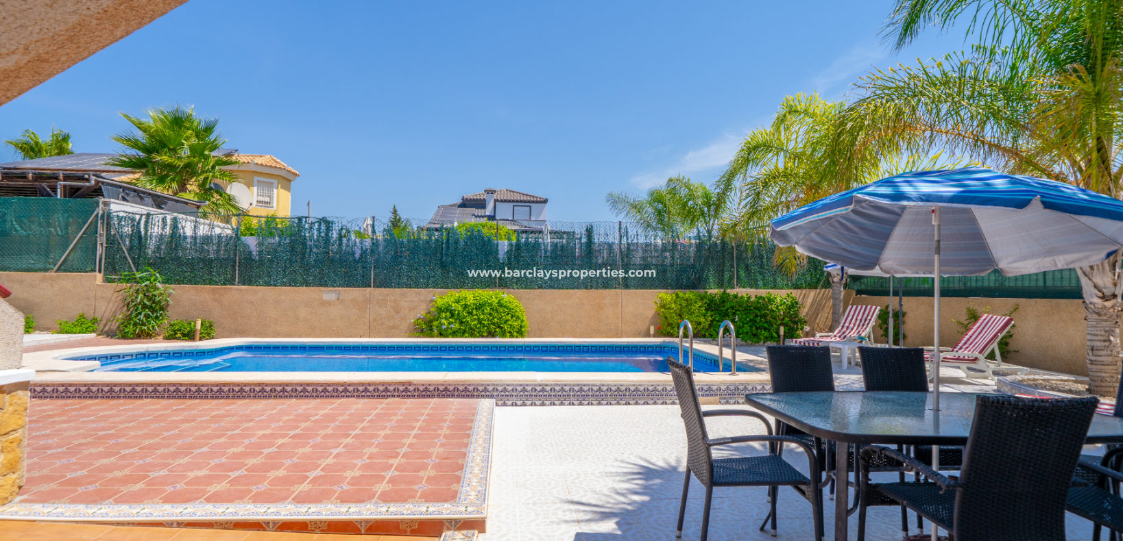 Resale - Freistendhe Villa - Urb. La Marina