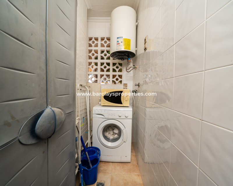 Resale - Freistendhe Villa - Urb. La Marina