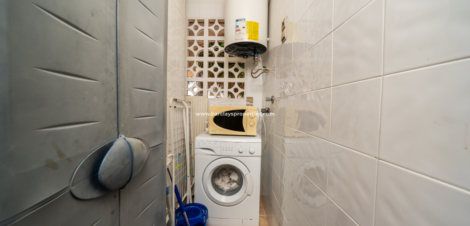 Resale - Freistendhe Villa - Urb. La Marina