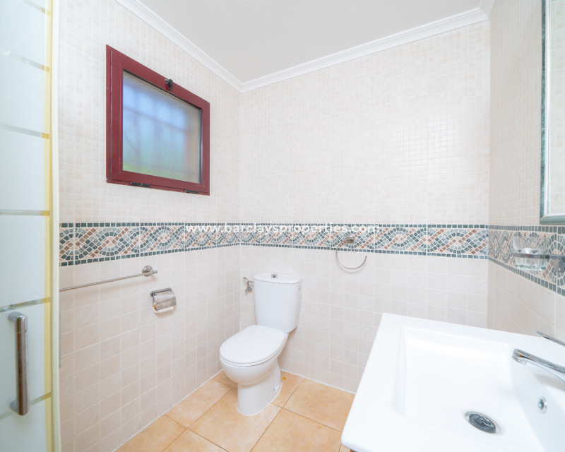 Resale - Freistendhe Villa - Urb. La Marina