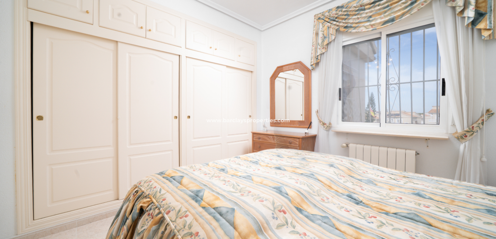 Resale - Freistendhe Villa - Urb. La Marina