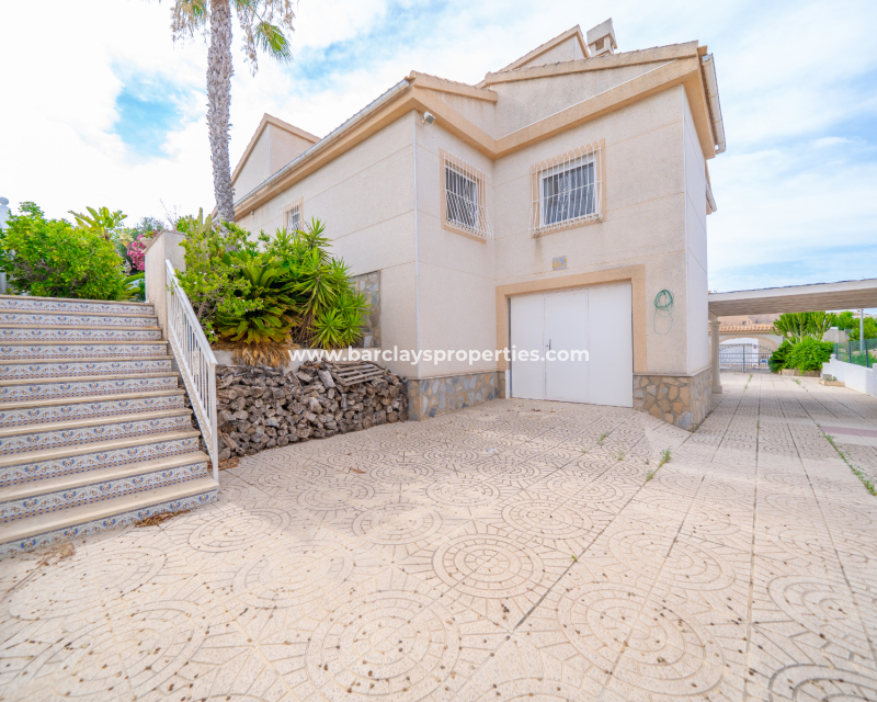Resale - Freistendhe Villa - Urb. La Marina