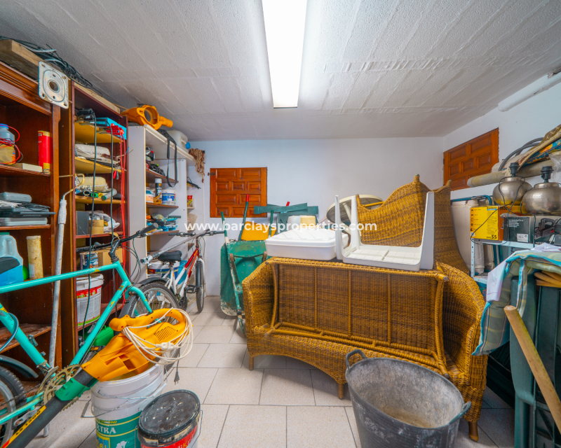 Resale - Freistendhe Villa - Urb. La Marina