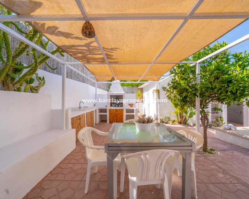 Resale - Freistendhe Villa - Urb. La Marina