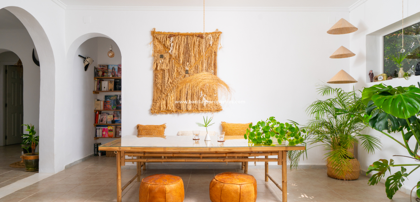 Resale - Freistendhe Villa - Urb. La Marina
