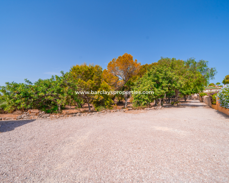 Resale - Freistendhe Villa - Urb. La Marina