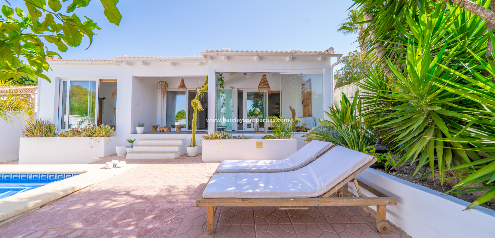 Resale - Freistendhe Villa - Urb. La Marina
