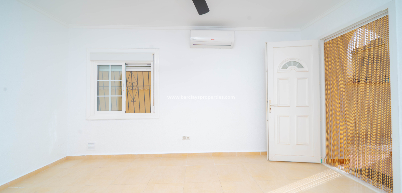 Resale - Freistendhe Villa - Urb. La Marina