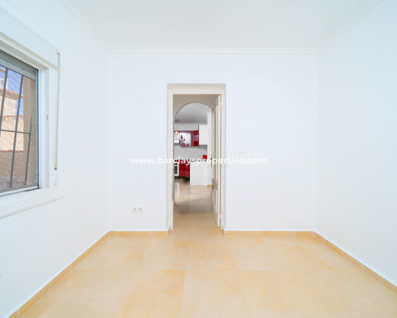 Resale - Freistendhe Villa - Urb. La Marina