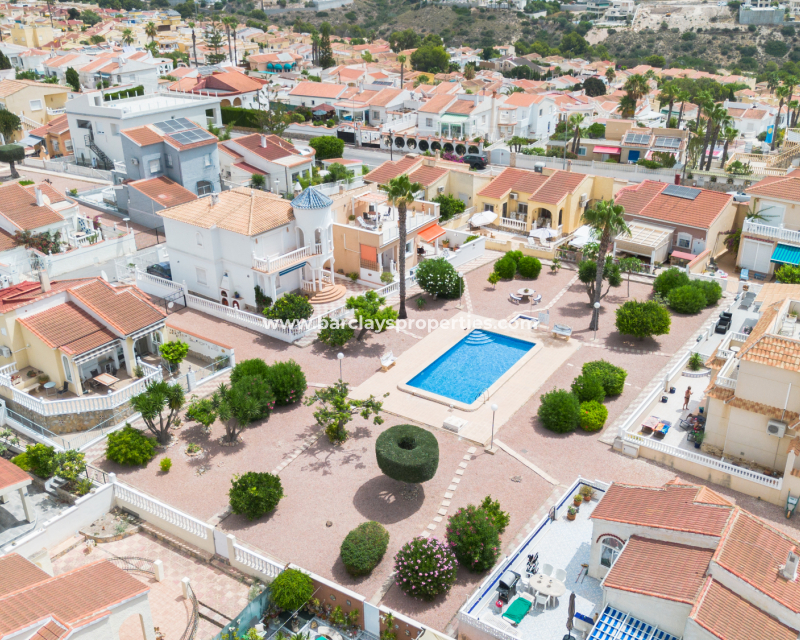 Resale - Freistendhe Villa - Urb. La Marina