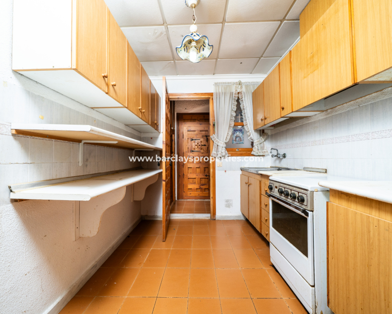 Resale - Freistendhe Villa - Urb. La Marina