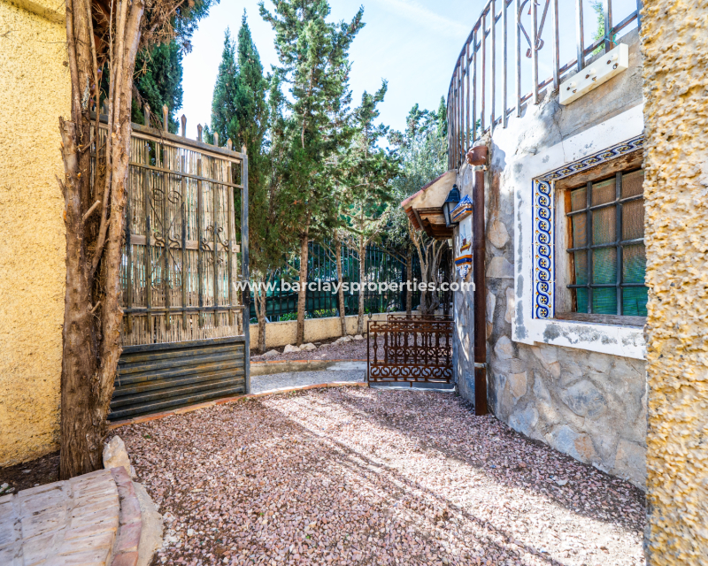 Resale - Freistendhe Villa - Urb. La Marina