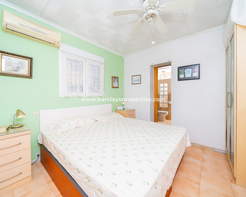 Resale - Freistendhe Villa - Urb. La Marina