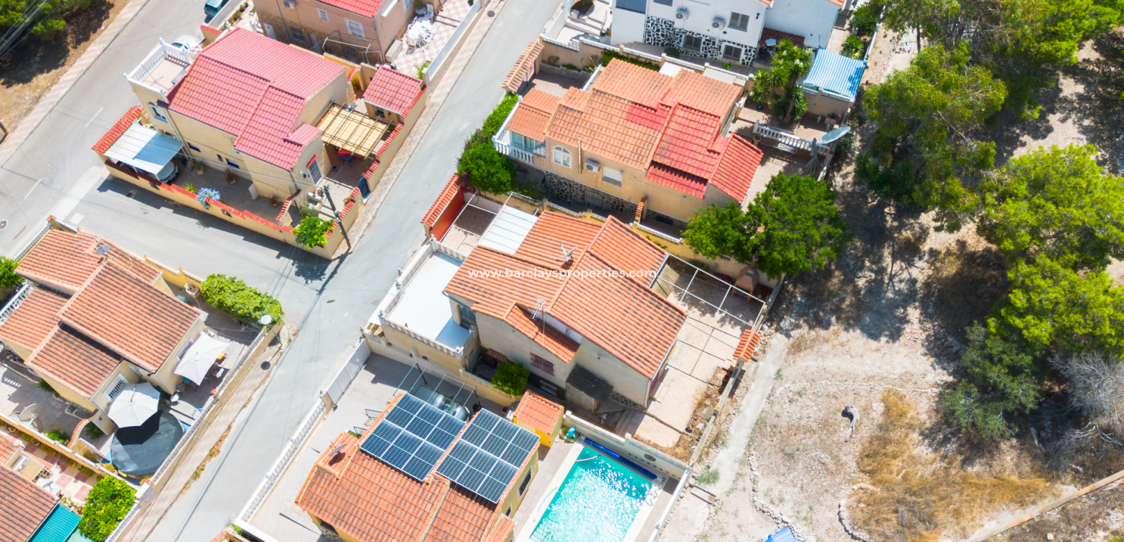 Resale - Freistendhe Villa - Urb. La Marina