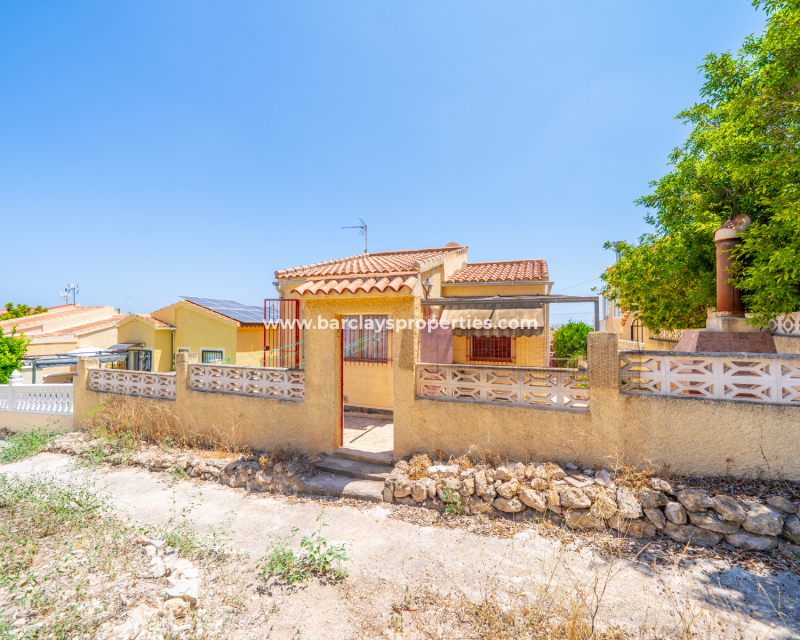 Resale - Freistendhe Villa - Urb. La Marina
