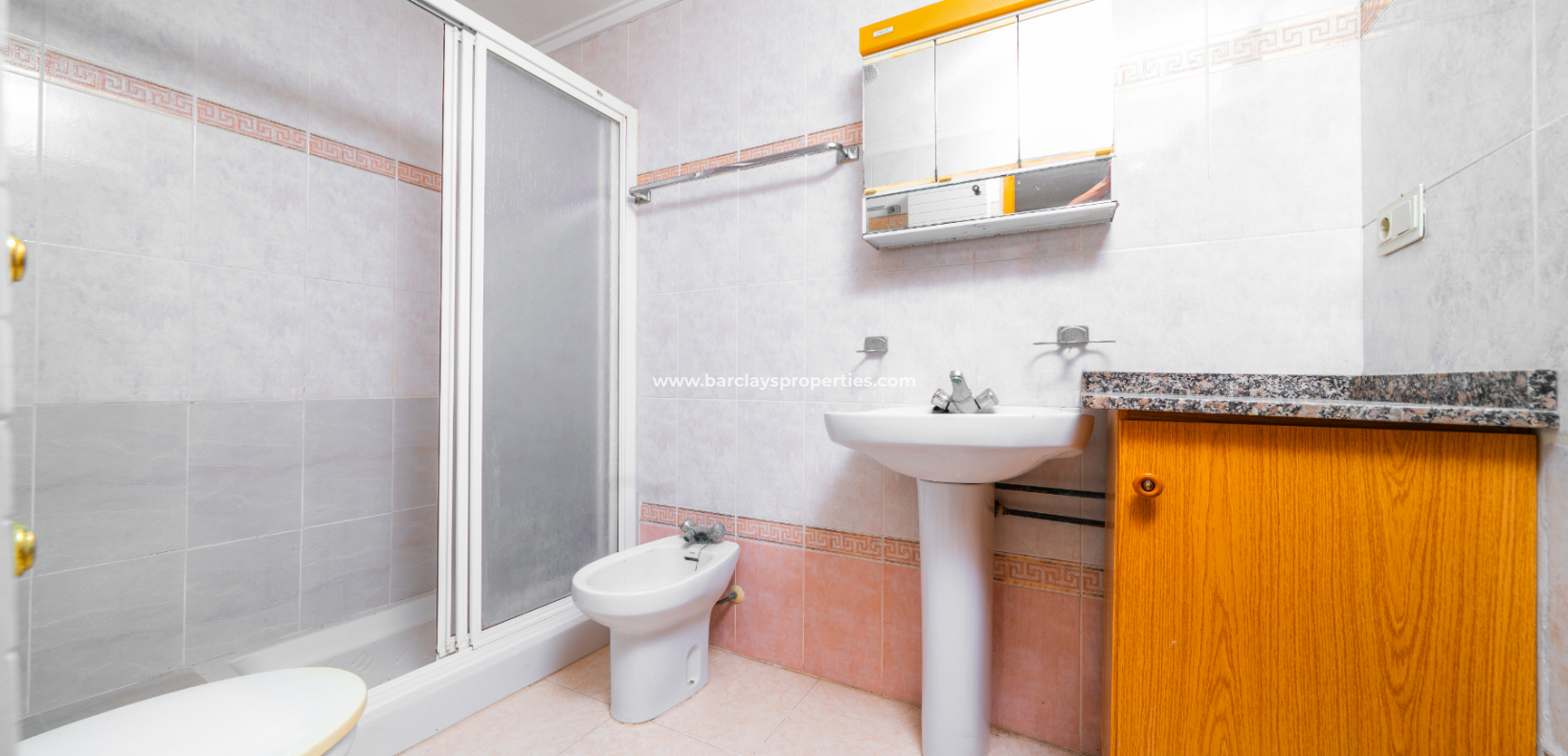 Resale - Freistendhe Villa - Urb. La Marina