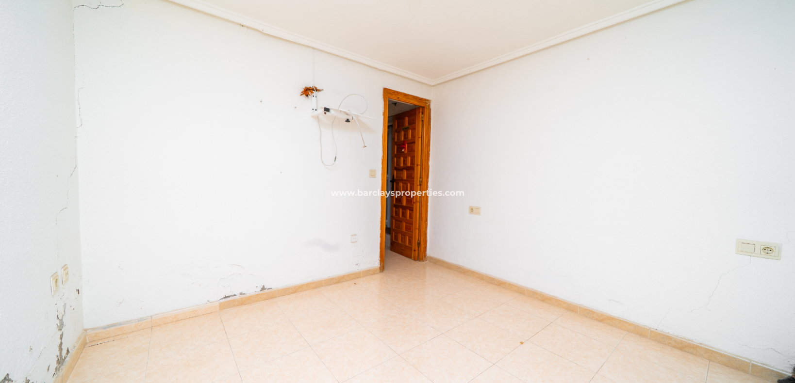 Resale - Freistendhe Villa - Urb. La Marina