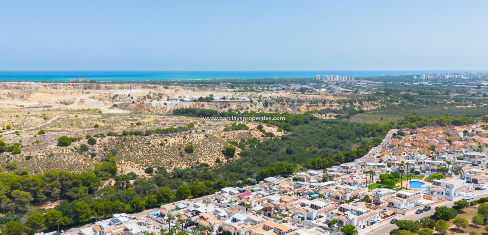 Resale - Freistendhe Villa - Urb. La Marina