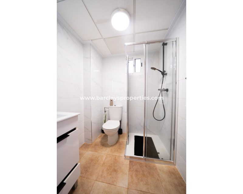 Resale - Freistendhe Villa - Urb. La Marina